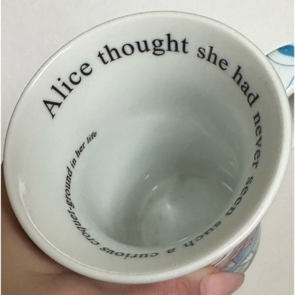 Alice in Wonderland's Cafe by Paul Cardew! Porcelain Coffee/Tea Mug Walt Disney!